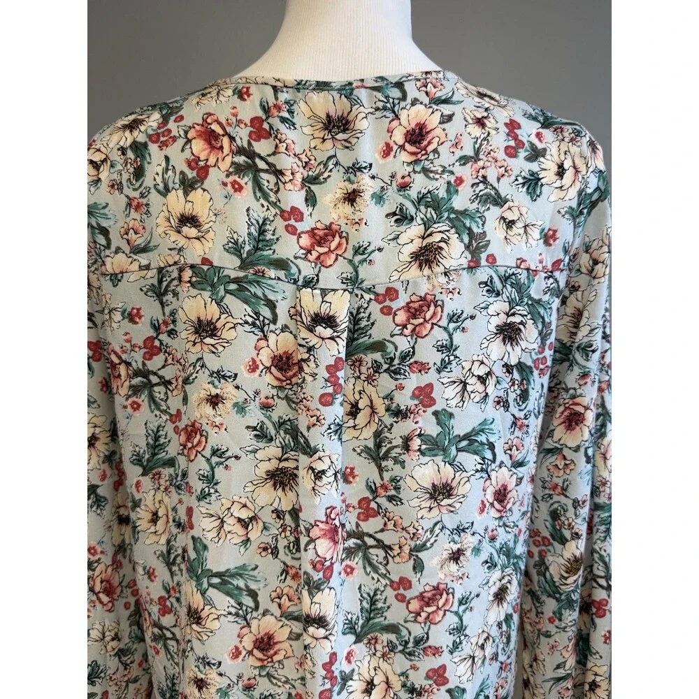 Forever 21 Floral Lightweight Blouse Size L Keyhole Neck - Picture 5 of 6